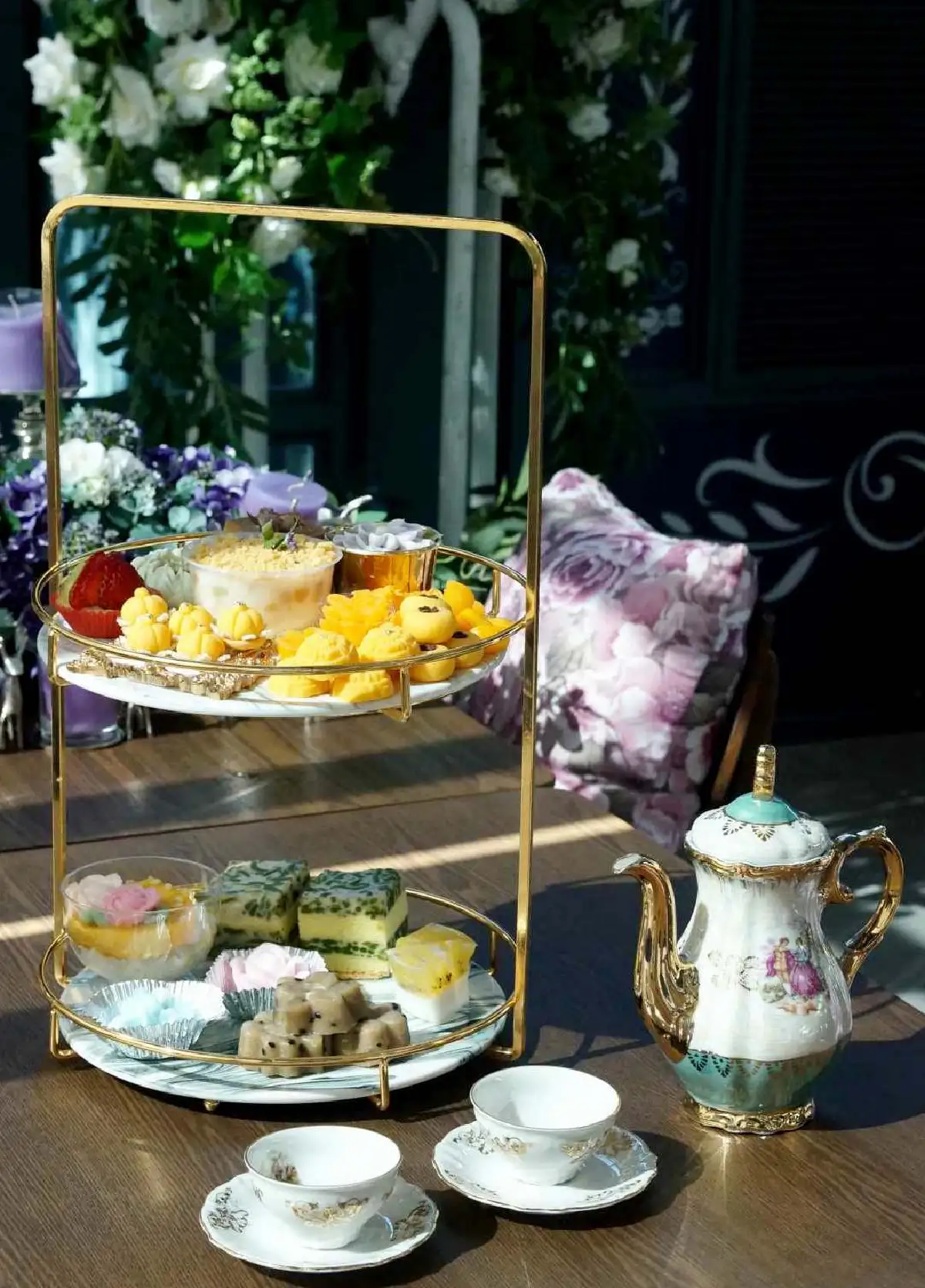 เช็กอินคาเฟ่ 18 ไร่ใจกลางศาลายา จิบชาสไตล์ Queen Victoria @Rosemary House