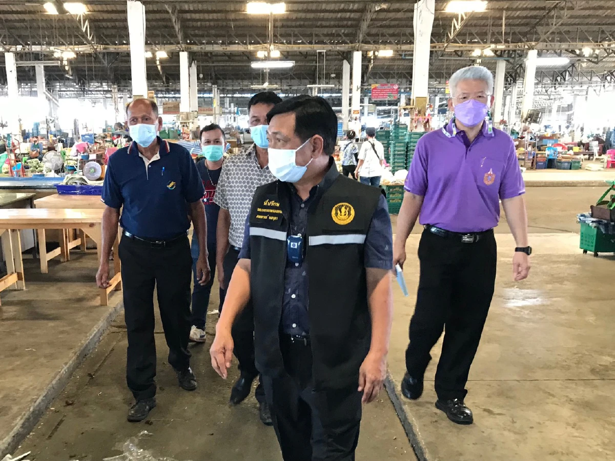 “เฉลิมชัย”เดินหน้าโครงการ “แบ่งปันน้ำใจ เกษตรไทยสู้ภัย COVID – 19” ช่วยเพชรบุรี