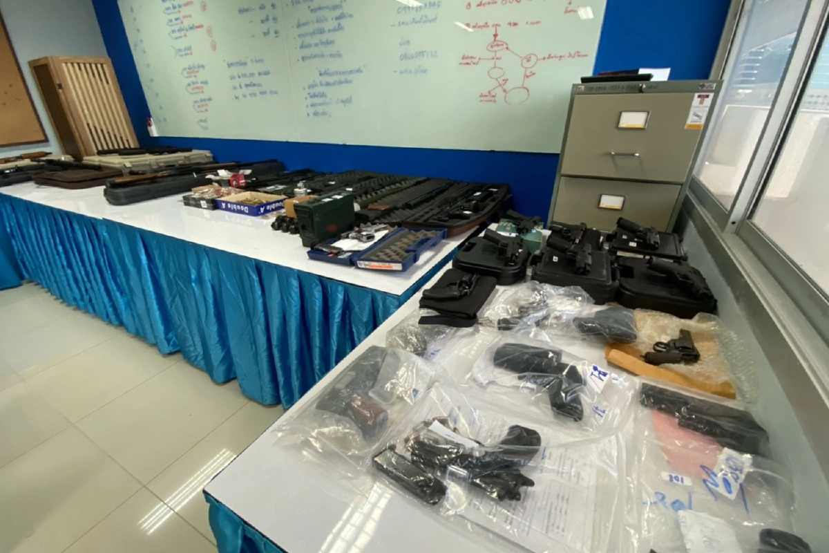 กองปราบค้นคอนโดขยายผลเครือข่ายค้าปืนเถื่อนออนไลน์ 
