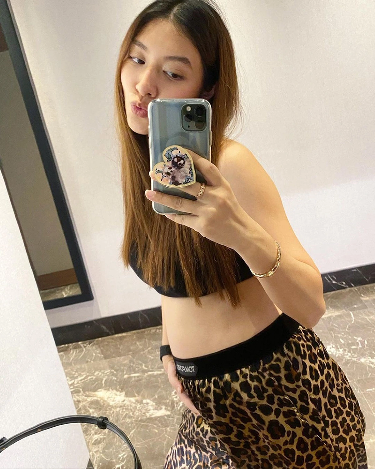 “มิว นิษฐา” สดใสร่าเริงสมกับได้ลูกสาวคนแรก เอ็นจอยการกินสุดๆ 