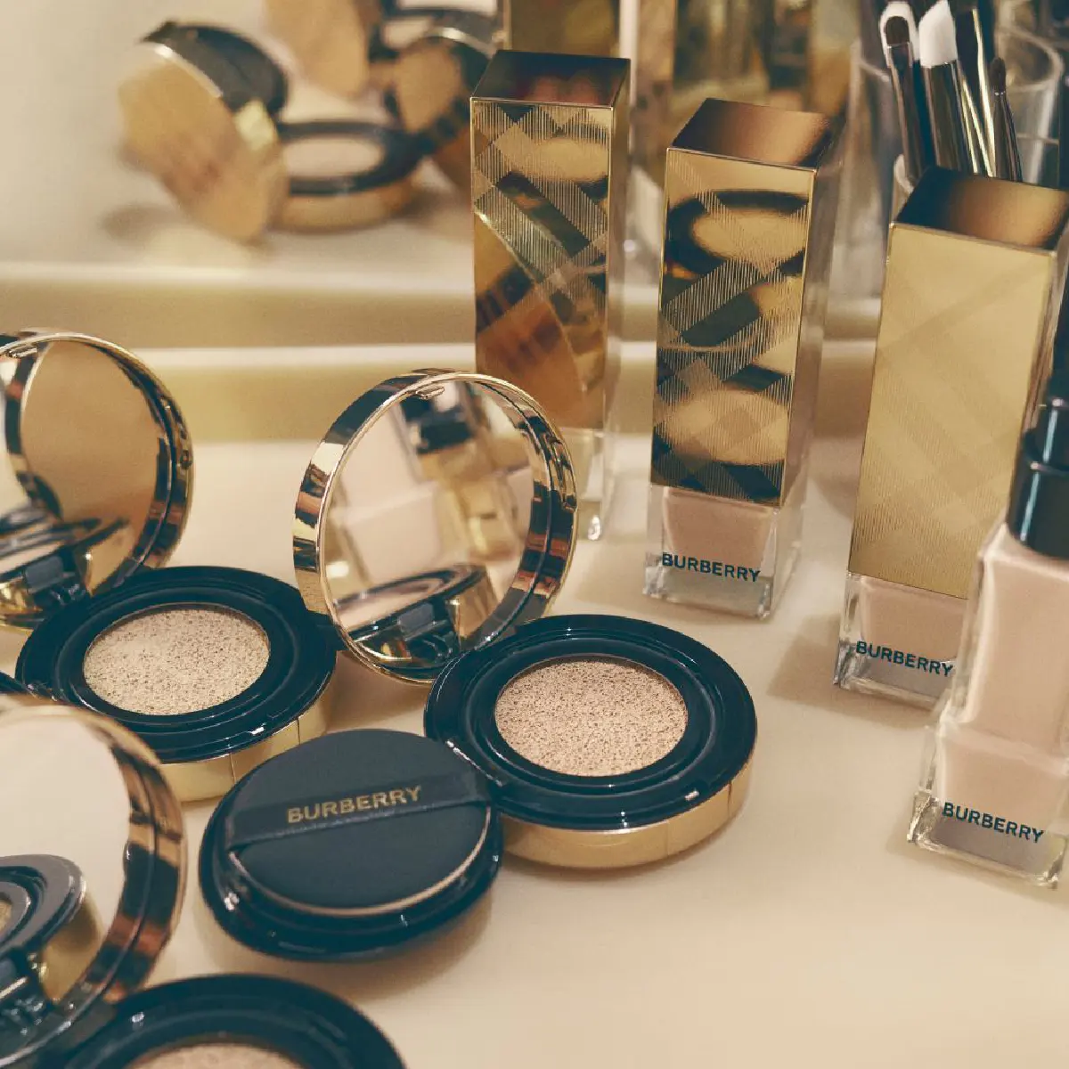 Burberry Beauty เผยเซรั่มรองพื้นสูตรใหม่มอบผลลัพธ์ผิวสวยเปล่งประกายอย่างเป็นธรรมชาติ