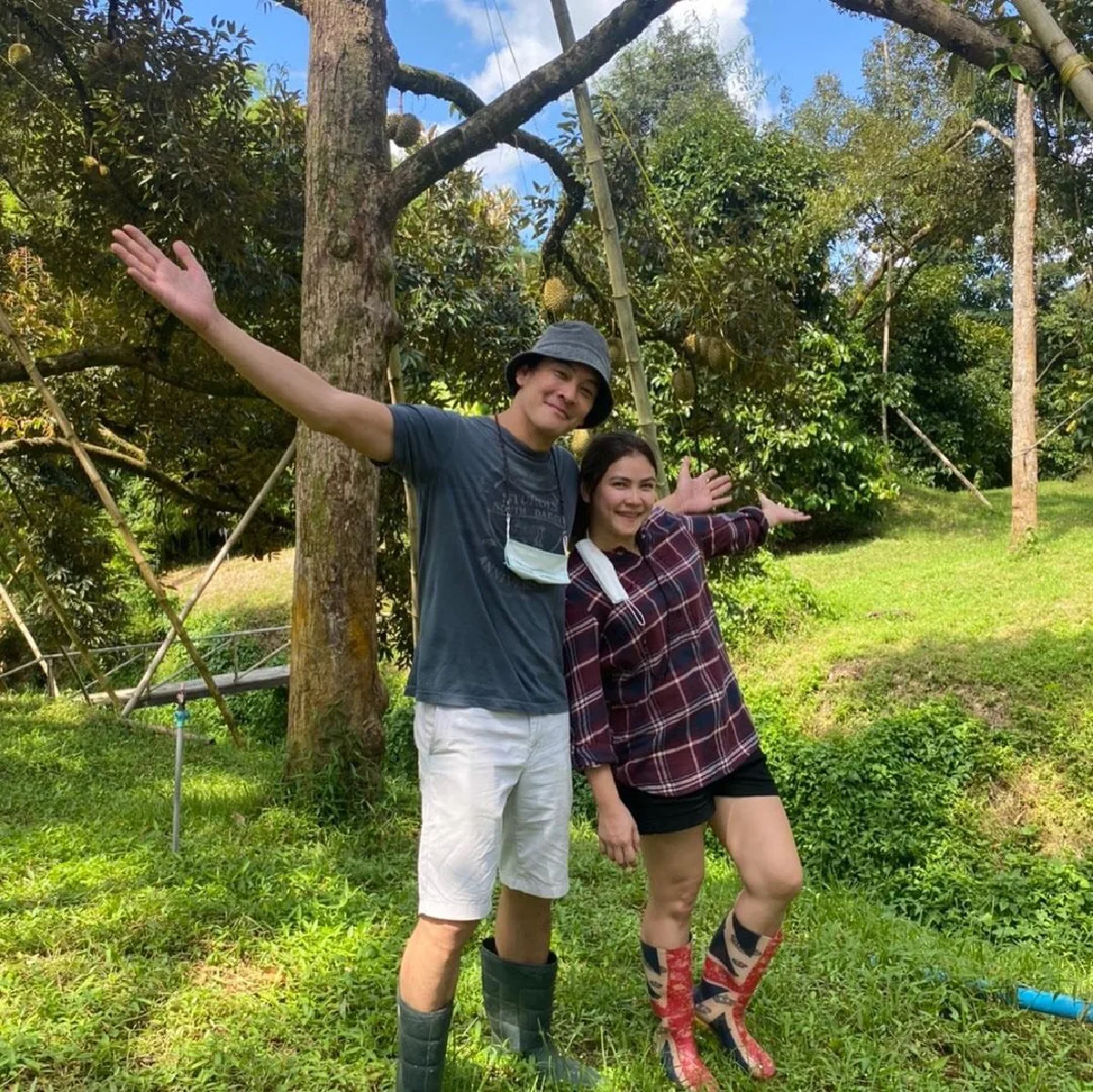 “ชาคริต-แอน” สุดแฮปปี้! ทุเรียนที่ปั้นมาเป็นปี ออกผลผลิตให้ได้เตรียมส่งแล้ว