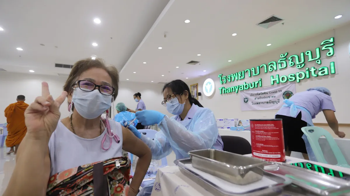 "แม่ลาวทอง"นางร้ายหน้าสวยละครดัง"วันทอง"ชวนฉีดวัคซีนโควิด