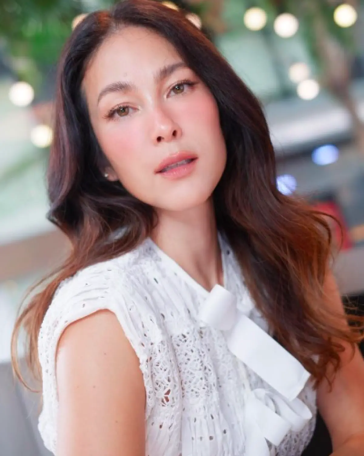 “พอลล่า เทเลอร์” มาในลุคตุ๊กตาฝรั่ง ดวงตาทำเอาสะกดจิตมาก