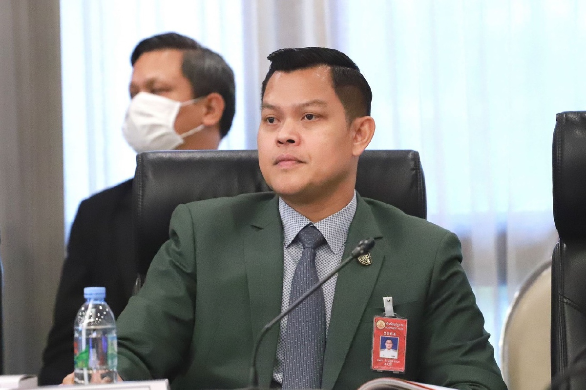 “ธนกร”ขอบคุณ”บิ๊กตู่”หนุนนั่งเก้าอี้โฆษก ศบศ. “ธนกร”ขอบคุณ”บิ๊กตู่”หนุนนั่งเก้าอี้โฆษก ศบศ.