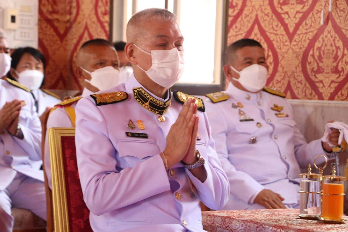 ในหลวงโปรดเกล้าฯพระราชทานสัญญาบัตร-พัดยศ-ผ้าไตรถวายพระวชิรญาณโสภณ