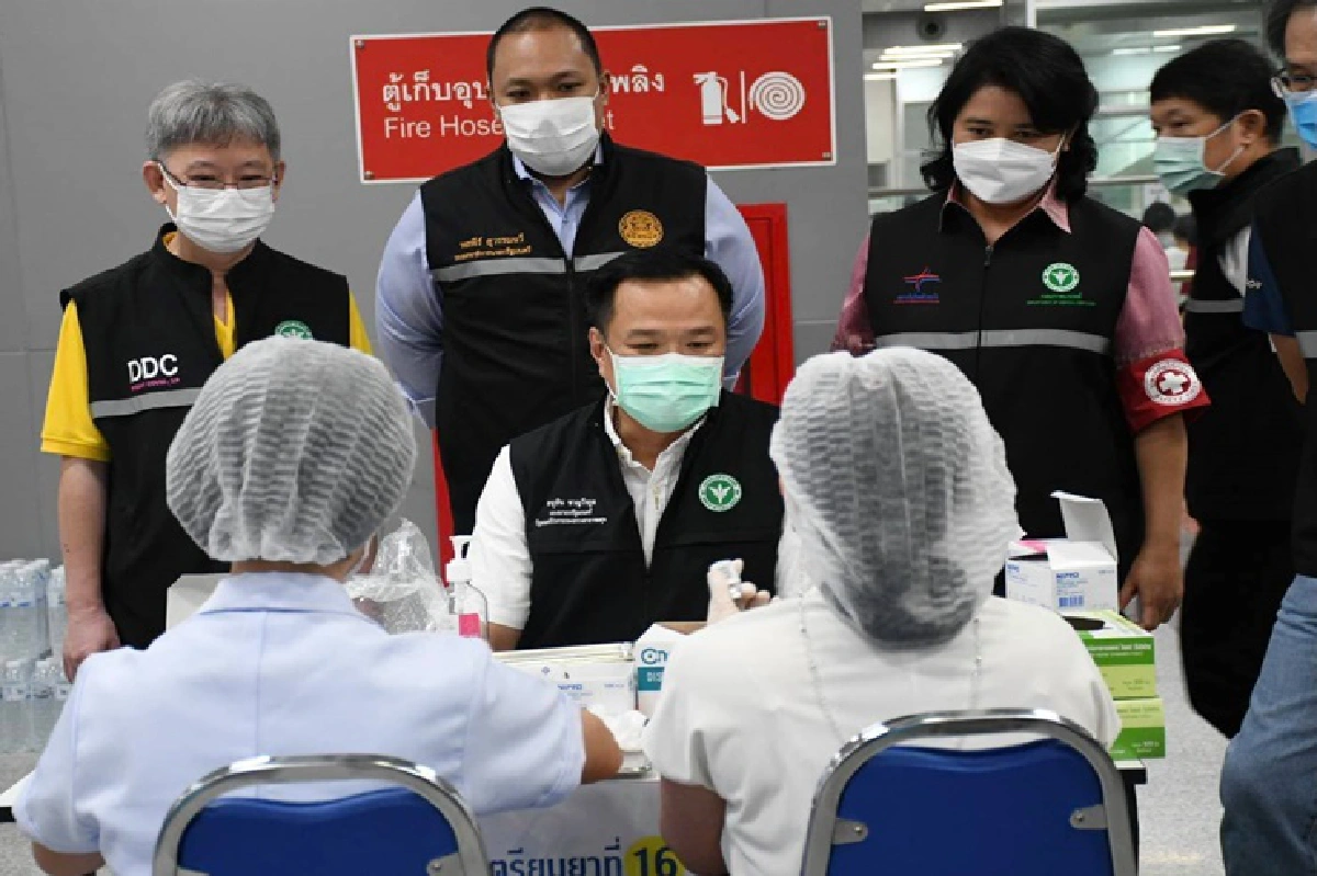 "อนุทิน" ปัดไทยปิดกั้นส่งออกวัคซีนแอสตร้าฯ