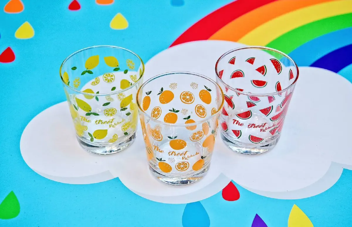 Rainy Season โพสท่าสุดชิครับหน้าฝนนี้ที่เดอะ สตรีท รัชดา