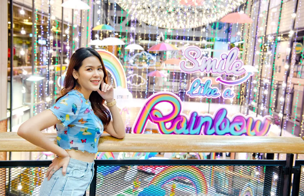 Rainy Season โพสท่าสุดชิครับหน้าฝนนี้ที่เดอะ สตรีท รัชดา