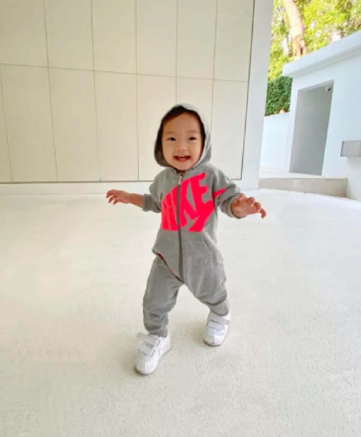 “น้องโนล่า” ลูกสาวสุดน่ารักของ “เจนี่" ยิ่งโต อินเนอร์แฟชั่นนิสต้ามาเต็ม