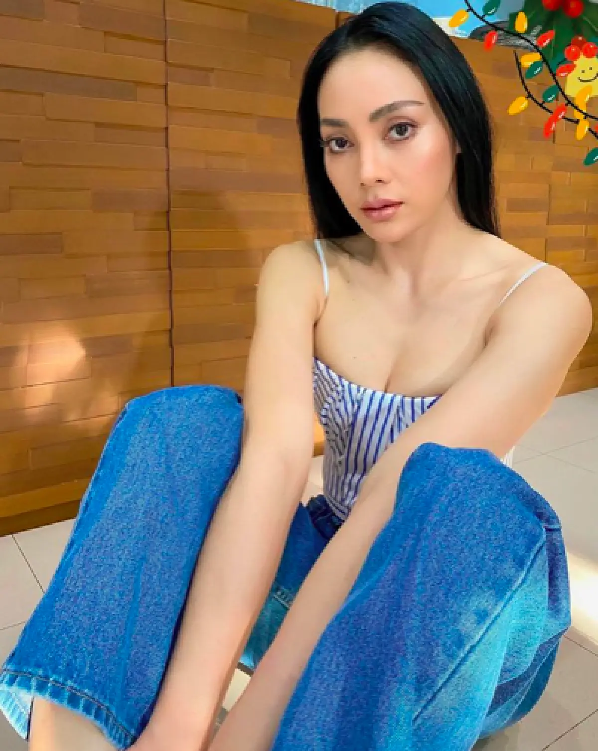 "ตั๊ก บงกช" สักชื่อ "เจ้าสัวบุญชัย" ไว้ที่ต้นคอ แฟนคลับแซวคลั่งรักหนักมาก!