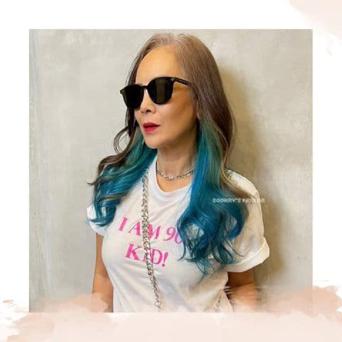 “ต่าย เพ็ญพักตร์”  เปลี่ยนสีผมกระชากวัย ลืมไปเลยว่าอายุ 60 ปังมาก!