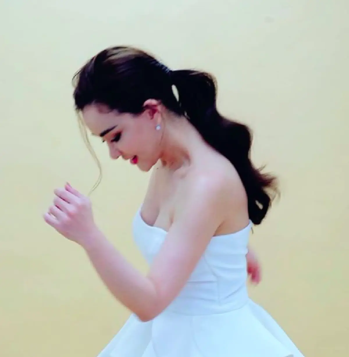 จำแทบไม่ได้! "นิโคล เทริโอ" วัย 48 อวดผิวใสออร่า หน้าเด็กมาก