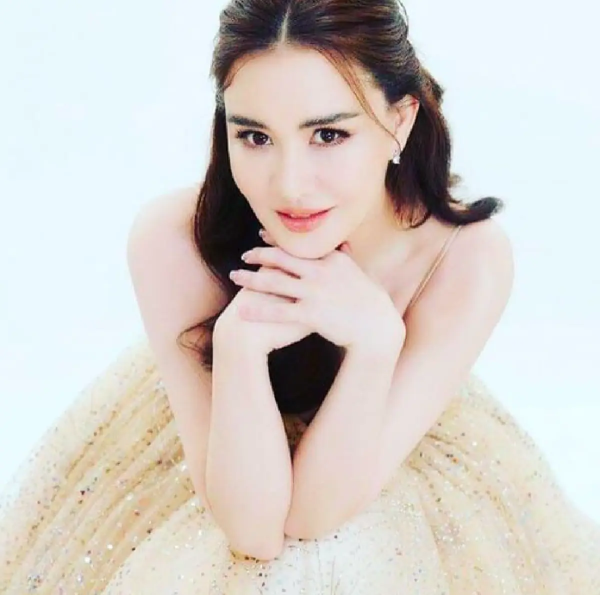 จำแทบไม่ได้! "นิโคล เทริโอ" วัย 48 อวดผิวใสออร่า หน้าเด็กมาก