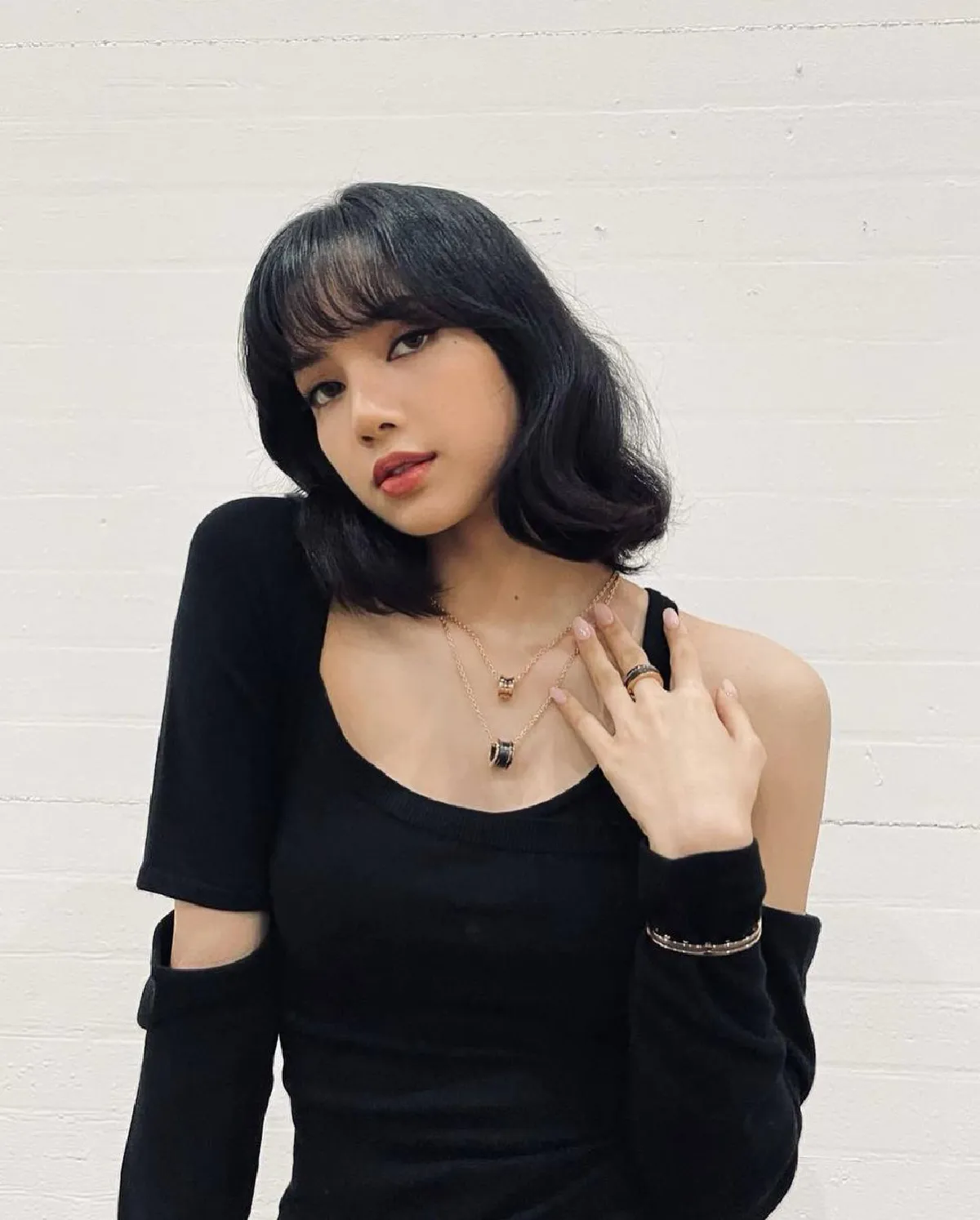 มูลค่ามหาศาล "ลิซ่า Blackpink" ใส่สร้อยงูเพชรจากแบรนด์หรู ที่มีมูลค่ากว่า 30 ล้าน