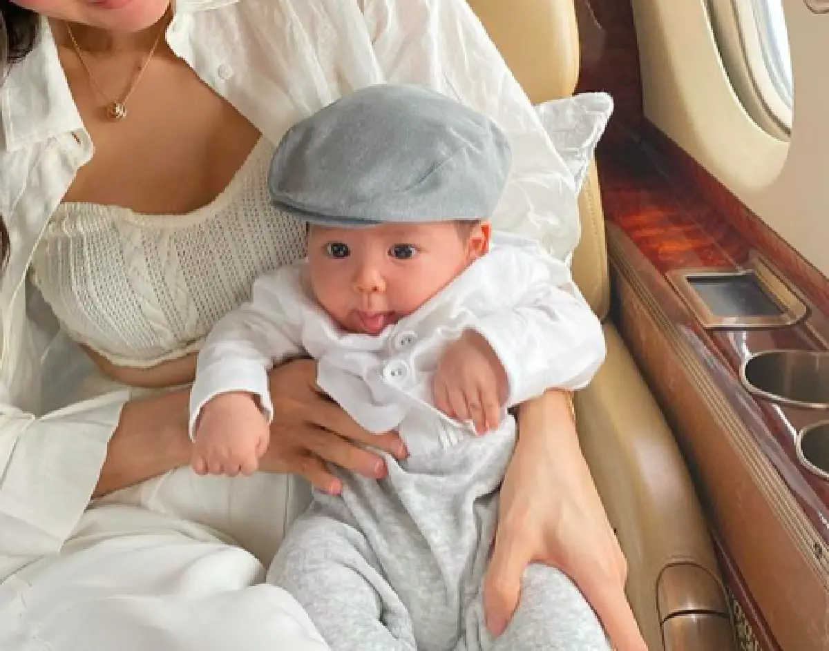 “ริต้า-กรณ์” พา “น้องกวินท์” ขึ้นเครื่องบินเจ็ตเที่ยวครั้งแรกในชีวิต!