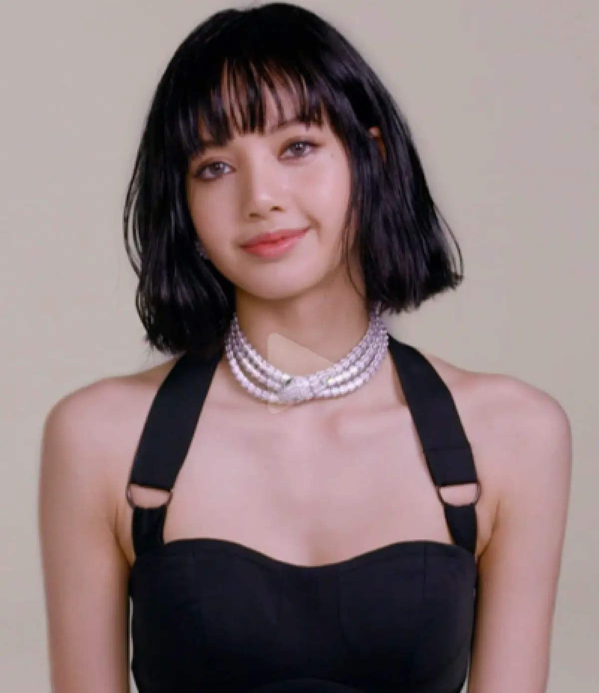 มูลค่ามหาศาล "ลิซ่า Blackpink" ใส่สร้อยงูเพชรจากแบรนด์หรู ที่มีมูลค่ากว่า 30 ล้าน