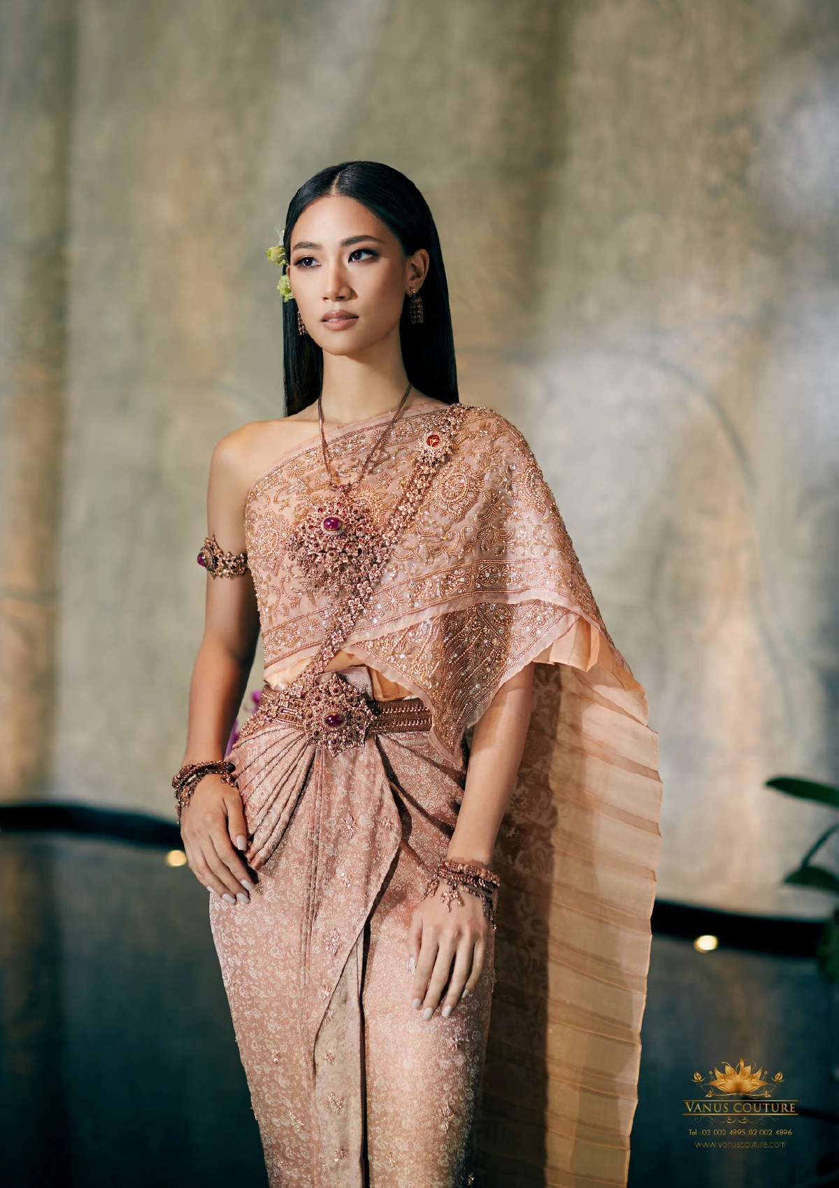  New Collection : แฟชั่นชุดไทยสุดหรูจาก วนัช กูตูร์