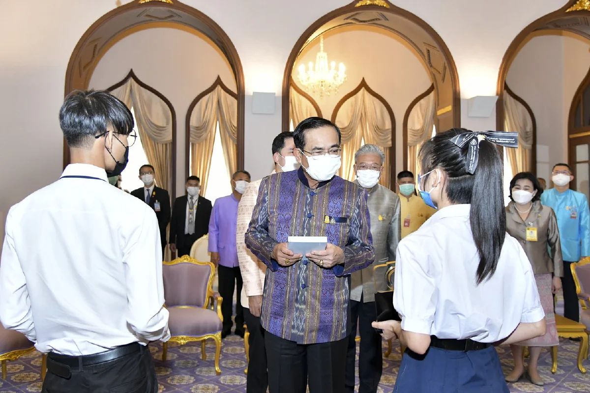 นายกฯแนะเยาวชนใส่ใจเรียนออนไลน์ ย้ำเป็นอนาคตของชาติ