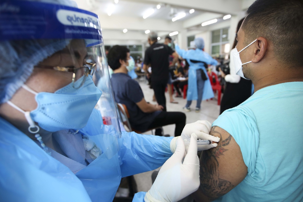 "หมอยง" วัคซีนโควิดที่ใช้ยังมีประสิทธิภาพดี สายพันธุ์อินเดียระบาดไทยแค่10% "หมอยง" วัคซีนโควิดที่ใช้ยังมีประสิทธิภาพดี สายพันธุ์อินเดียระบาดไทยแค่10%
