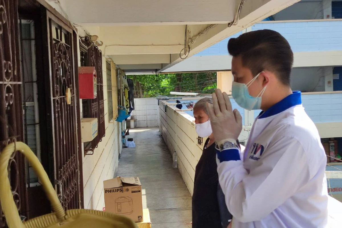 พ่อลูกโควิดลงปอดหมอขอร้องสละเตียงให้ผู้ป่วยใหม่