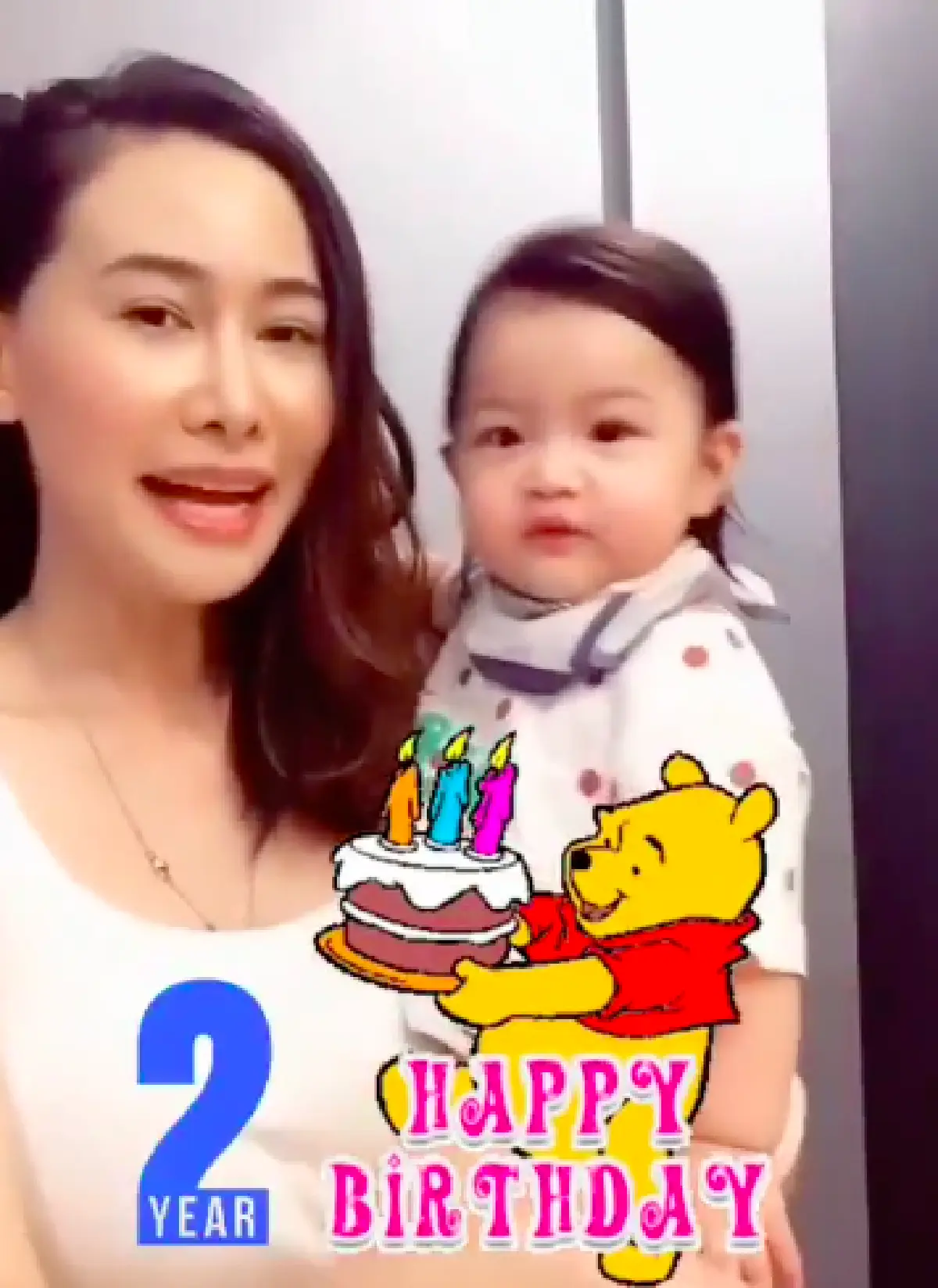 สะเทือนใจ! “กุ้งพลอย” แขวนของขวัญวันเกิดให้ “น้องวีจิ” ไว้หน้าบ้าน "หนุ่ม ศรราม" 