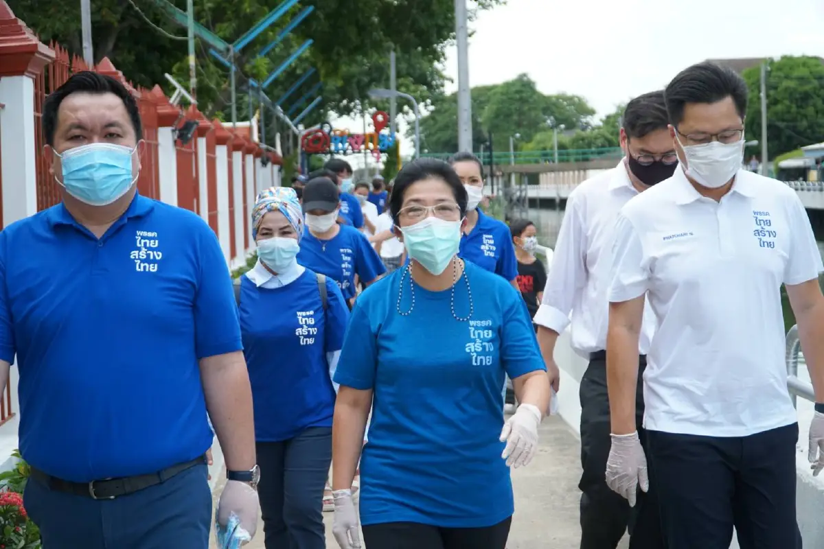 "เจ๊หน่อย"ควงลูกพรรคเยี่ยมผู้ป่วยติดเตียง เตือนรบ.เมืองกรุงฯเข้าขั้นวิกฤตแล้ว