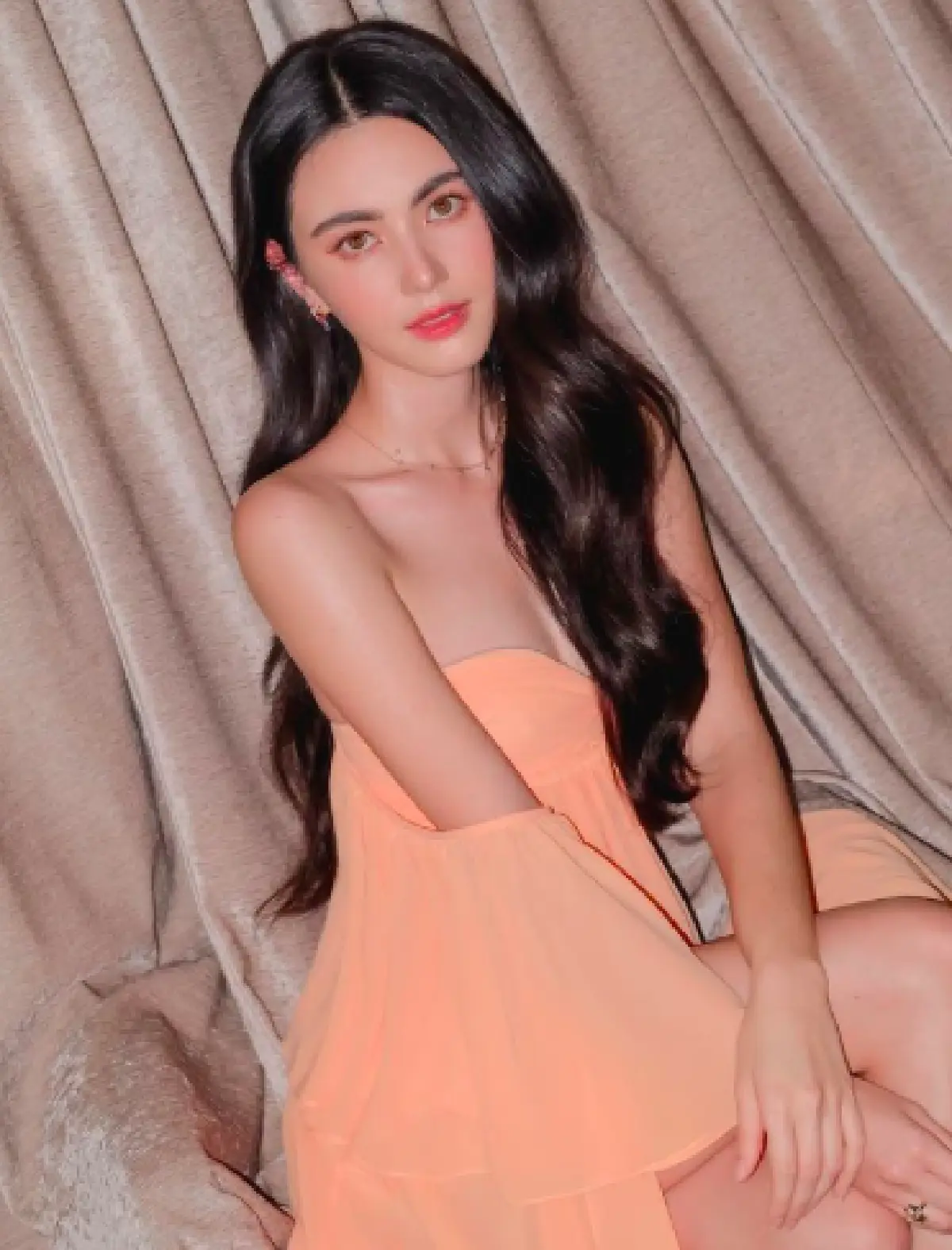 ครบเครื่อง! "ใหม่ ดาวิกา" ขึ้นแท่นเป็นมหาบัณฑิต คว้าปริญญาโท ได้สำเร็จ