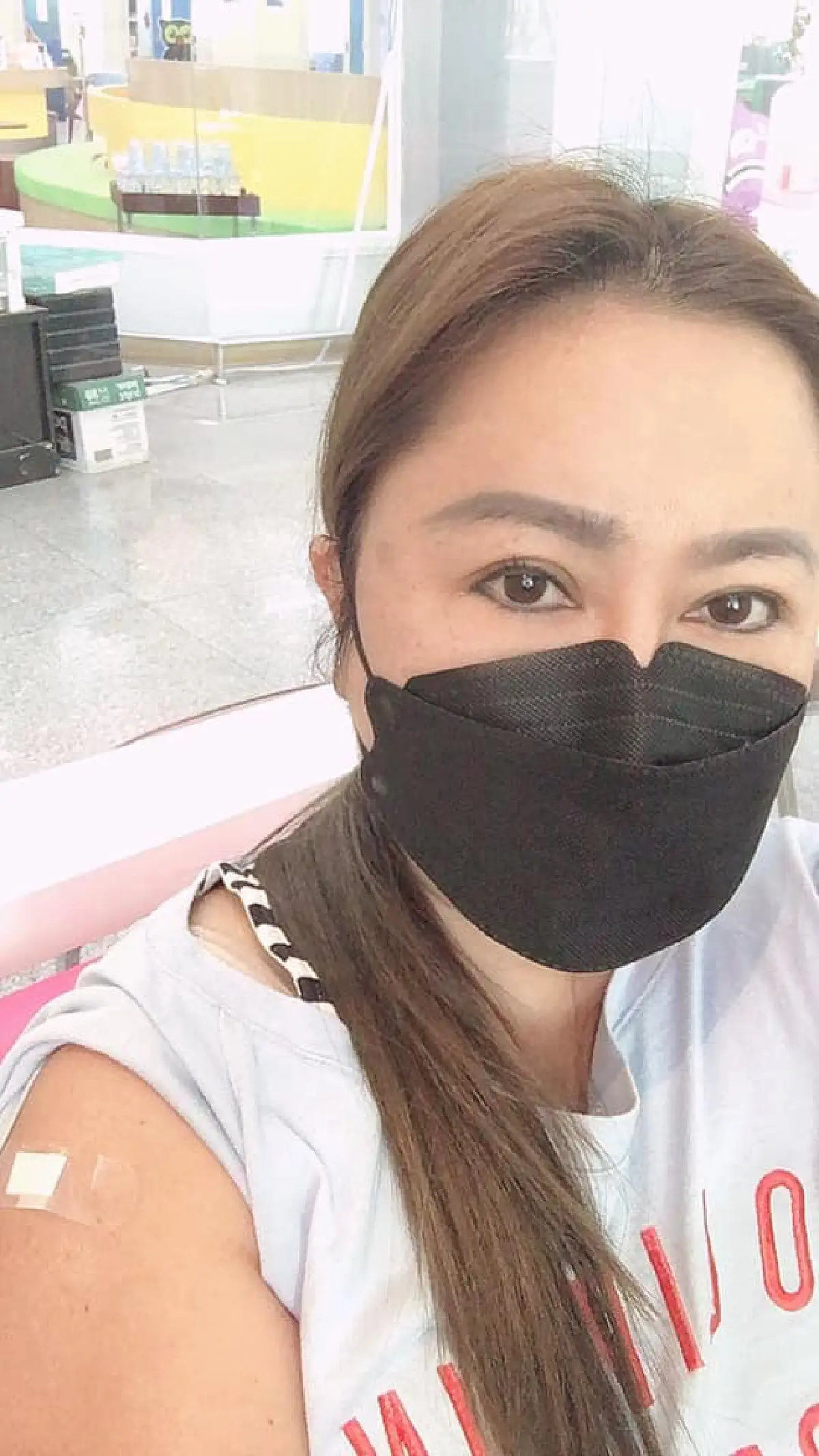 "อ้อย กระท้อน" ถูกส่งตัวเข้าไอซียูด่วน หลังฉีดวัคซีนโควิด Astra Zeneca 