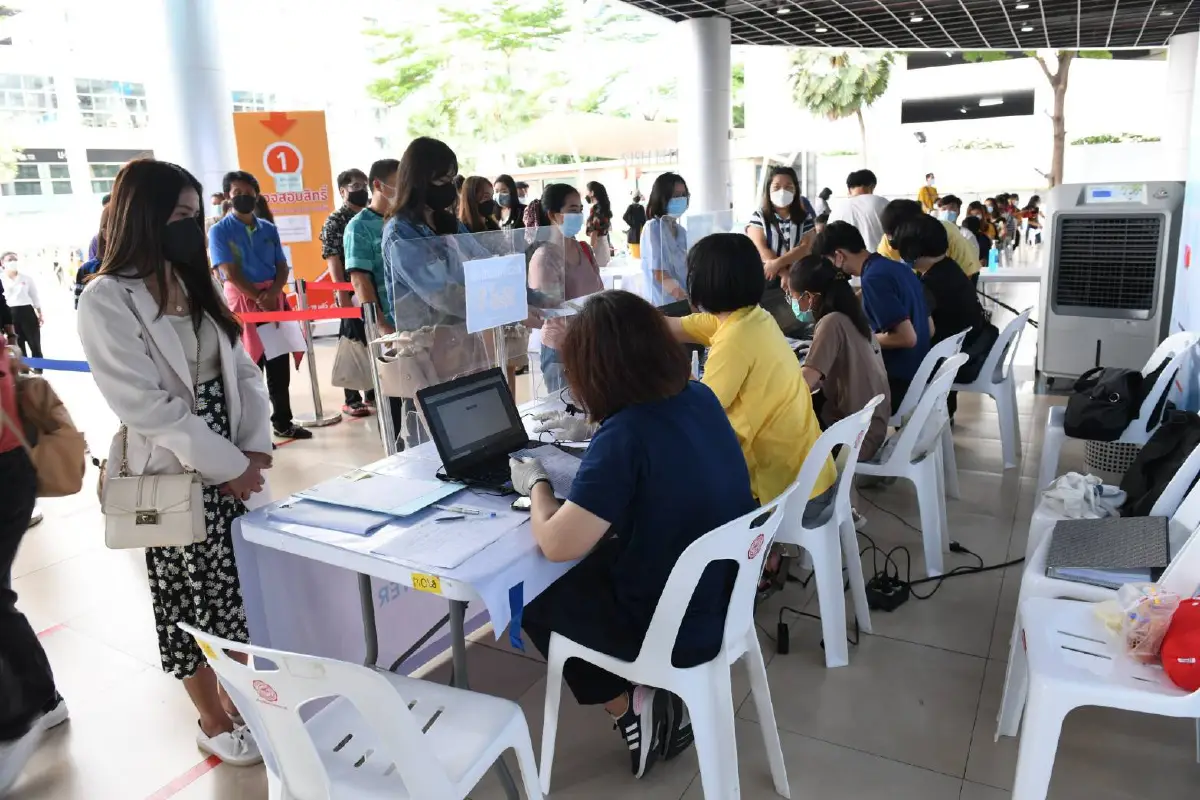 ตั้งเป้า8พัน!กทม.ทยอยฉีดวัคซีนครู-บุคลากรทางการศึกษาในสังกัด