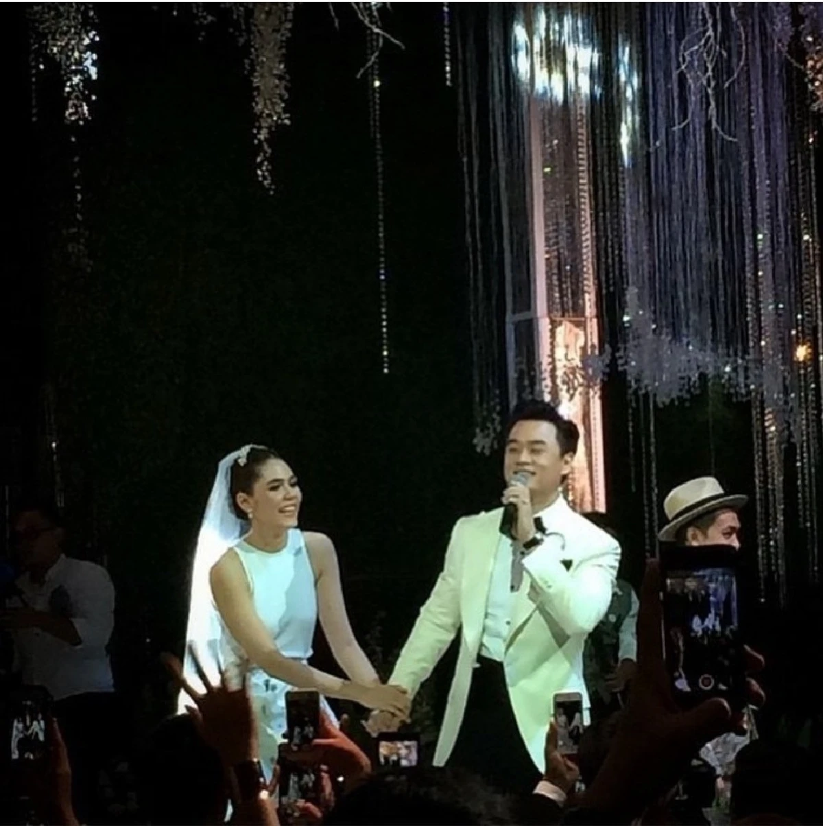 "น็อต วิศรุต" อวยพรวันเกิด "ชมพู่ อารยา" อายุ 40 ปี ตั้งใจเลือกรูปมาโพสต์มาก