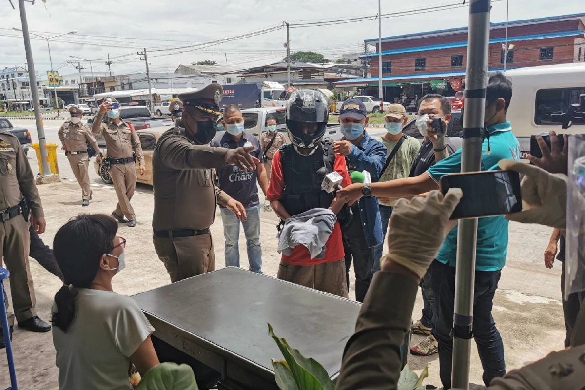 ตร.คุมลูกทรพีฆ่าพ่อฝังดินทำแผนไม่ได้ป่วยทางจิตมีสติครบถ้วน