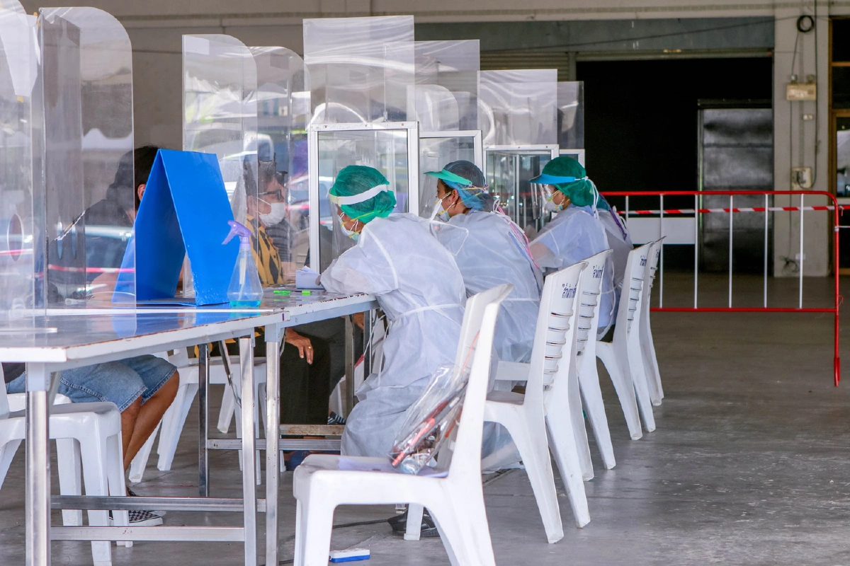 นครสวรรค์คุมเข้มโควิดตรวจทุกคนมาจากพื้นที่เสี่ยงตั้งรพ.สนามรับผู้ป่วย