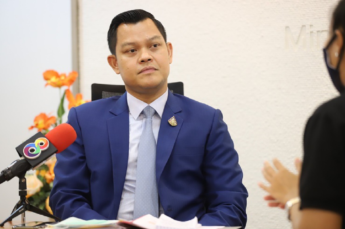 "ธนกร"ซัด "โรม"หยุดปั่นดราม่าใส่ร้าย"บิ๊กตู่" "ธนกร"ซัด "โรม"หยุดปั่นดราม่าใส่ร้าย"บิ๊กตู่"