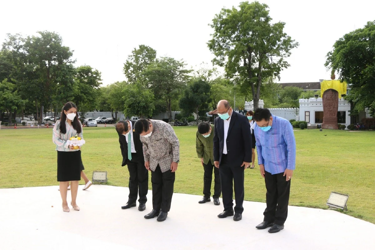 สพฐ. สักการะสิ่งศักดิ์สิทธิ์ประจำกระทรวงศึกษาธิการ เนื่องในโอกาสคล้ายวันสถาปนาครบ 18 ปี ของ สพฐ.