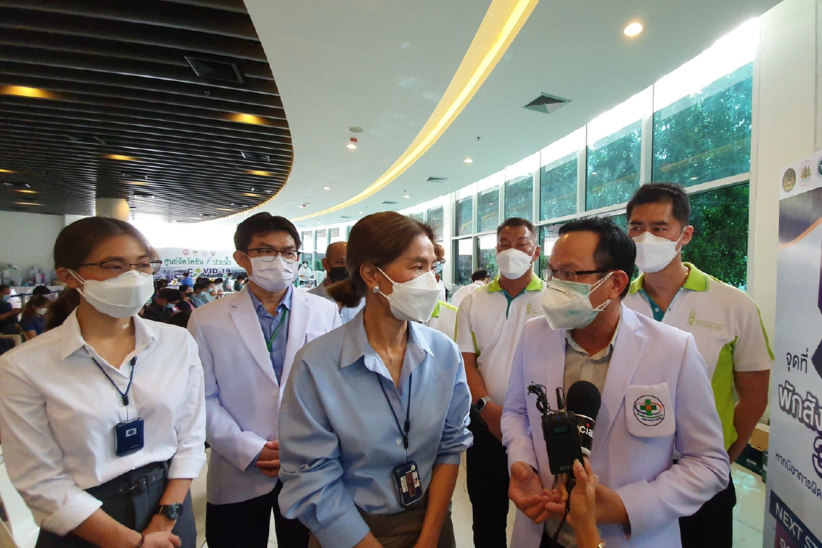 "นายกตู่ นันทิดา"ให้กำลังใจผู้ฉีดวัคซีนโควิดม.33วันแรก