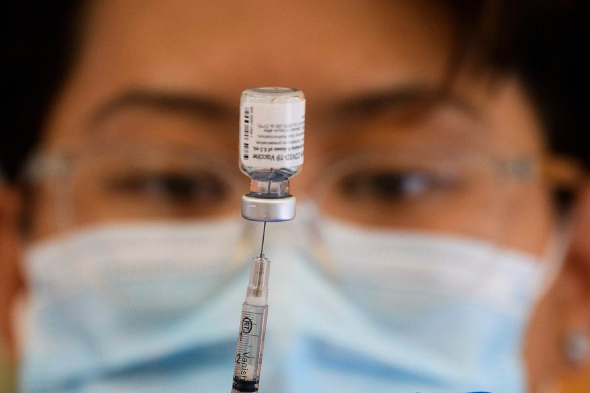 วิจัยชิลีชี้ประสิทธิภาพวัคซีน Sinovac ด้อยกว่า Pfizer วิจัยชิลีชี้ประสิทธิภาพวัคซีน Sinovac ด้อยกว่า Pfizer