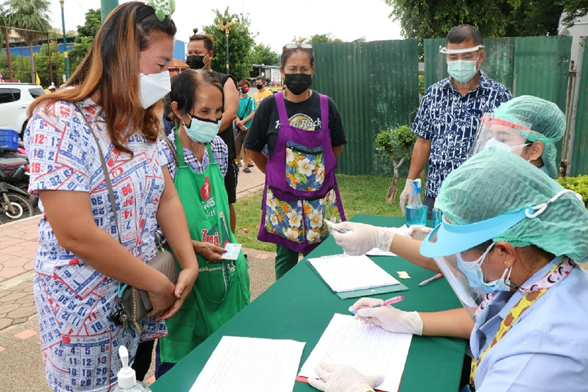 ชาวตลาดสายหยุดร่วม 300 คนแห่ตรวจโควิดจัดบิ๊กคลีนนิ่งซ้ำอีกรอบ