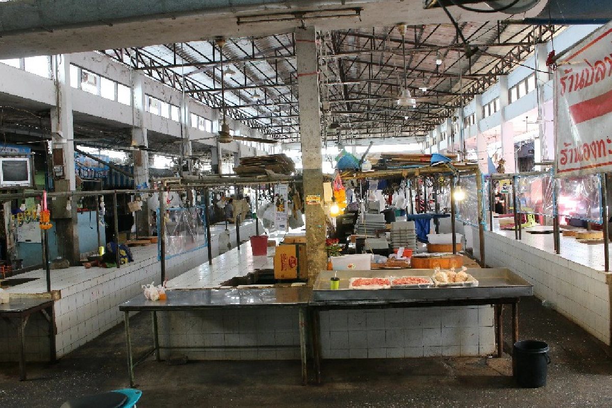 ผู้ค้าตลาดสดเทศบาลเมืองกาญจน์ขอช่วยเยียวยาหลังเจอคำสั่งฟ้าผ่า
