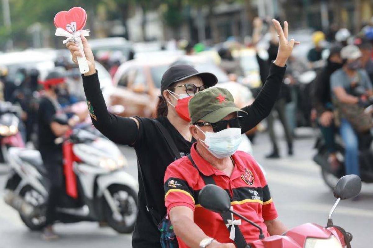 สมบัติจัดทัวร์คาร์ม็อบไล่ลุงตู่ให้พิจารณาตัวเอง14วันลาออก สมบัติจัดทัวร์คาร์ม็อบไล่ลุงตู่ให้พิจารณาตัวเอง14วันลาออก