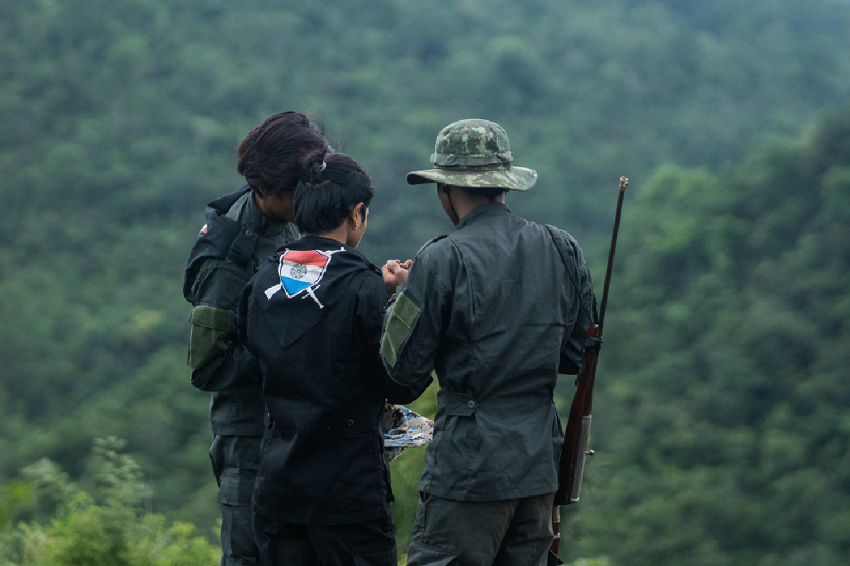 วิถีนักสู้เผด็จการ ภาพชีวิตนักรบประชาชนกะเรนนี