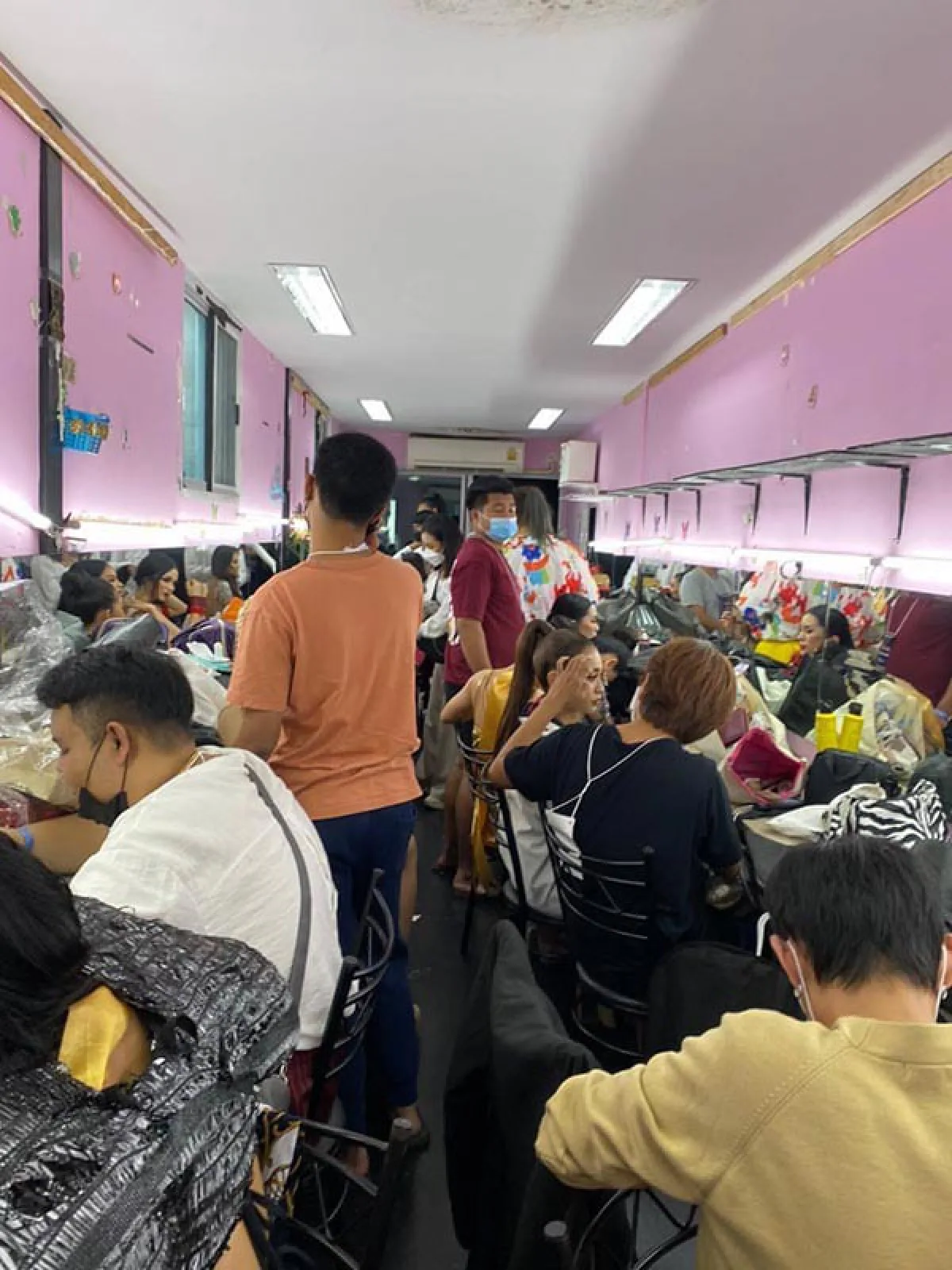 “มดดำ” เผยนางงามเวทีมิสแกรนด์ติดโควิด-19 เพียบ! พร้อมถามตรงๆ “ณวัฒน์” ติดมาจากไหน!?