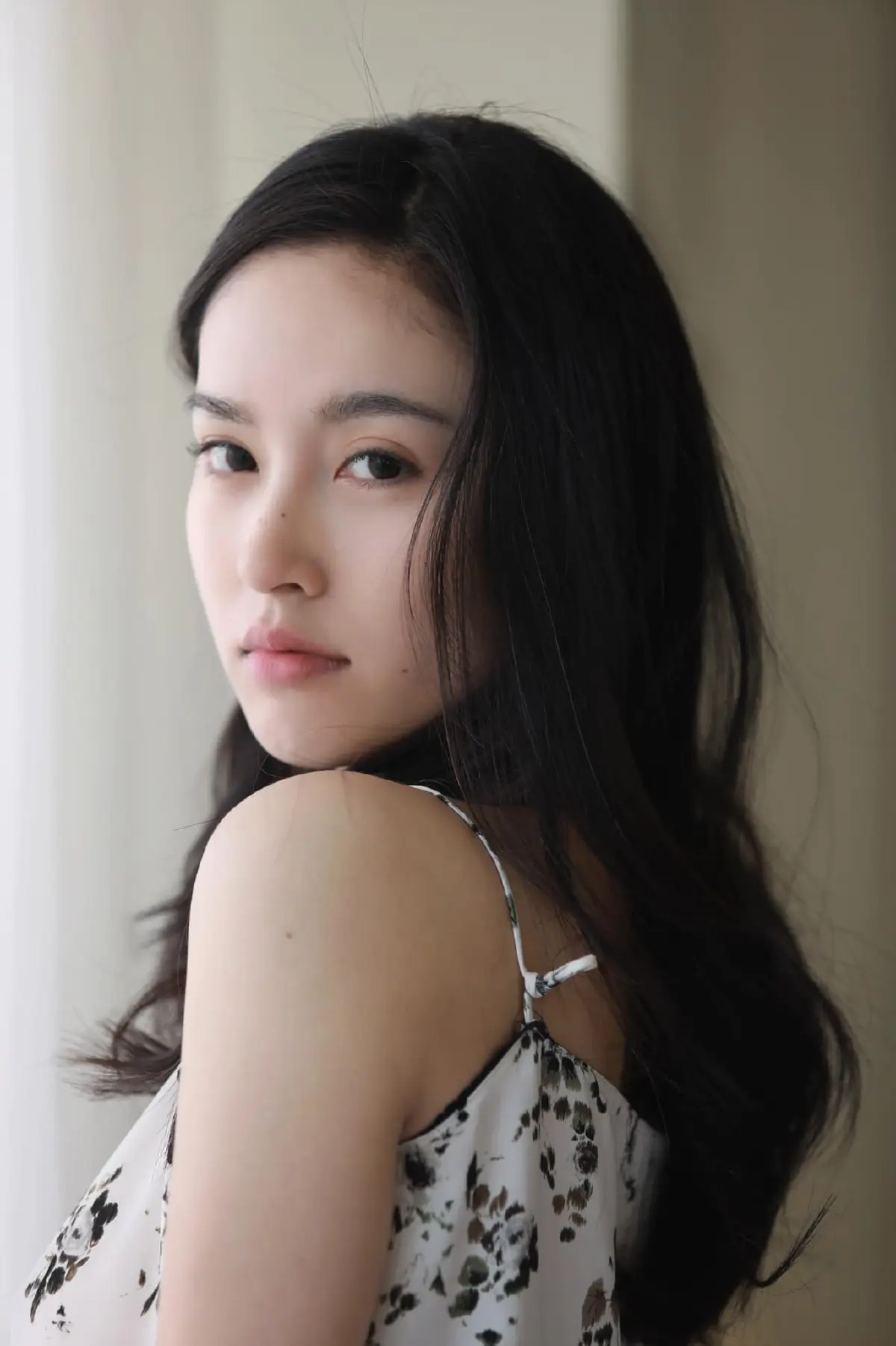 “ปอย ตรีชฎา” ไม่สนับสนุนระบอบเผด็จการ จี้เพจลบชื่อพ้นลิสต์ "คนไม่ชังชาติ"