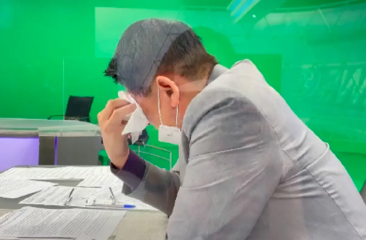 "น้องไบรท์" เผยภาพ "สรยุทธ" ก้มหน้าร้องไห้ หลังอ่านข่าวผู้ป่วยโควิด-19 เสียชีวิต 