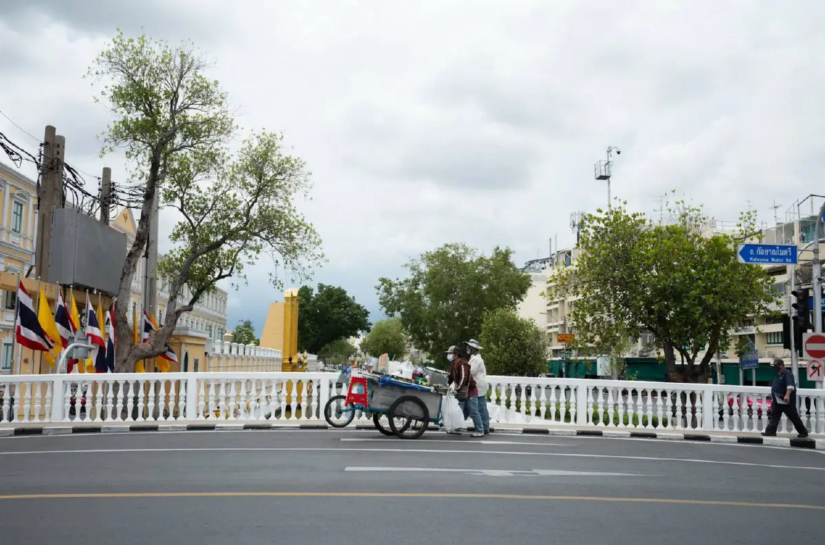 บันทึกภาพกรุงเทพมหานคร ในวันที่ความเหงามาเยือน