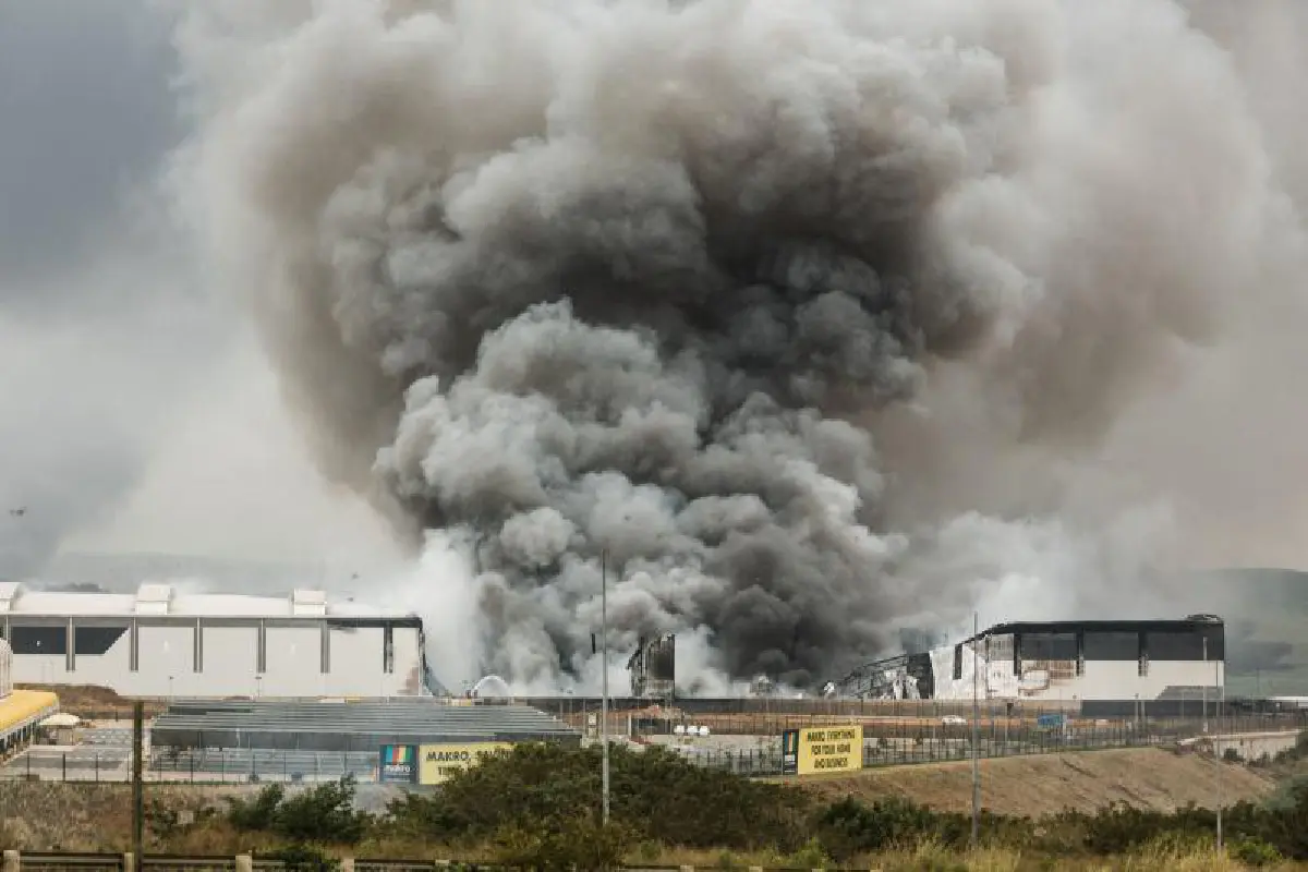 จลาจลทั่วแอฟริกาใต้ต้านจำคุกอดีตผู้นำ