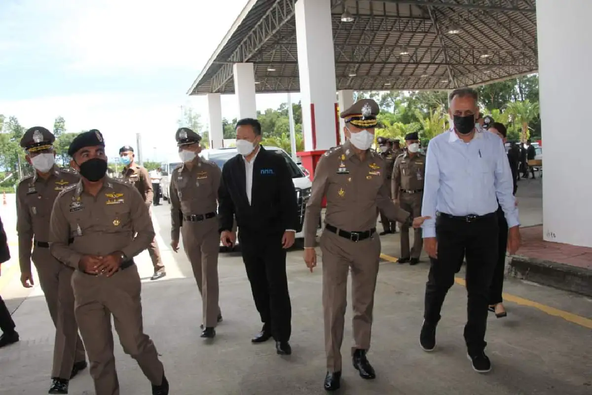 "บิ๊กโจ๊ก"ตรวจเยี่ยมด่านตรวจท่าฉัตรไชยติดตามภูเก็ตแซนด์บ็อกซ์