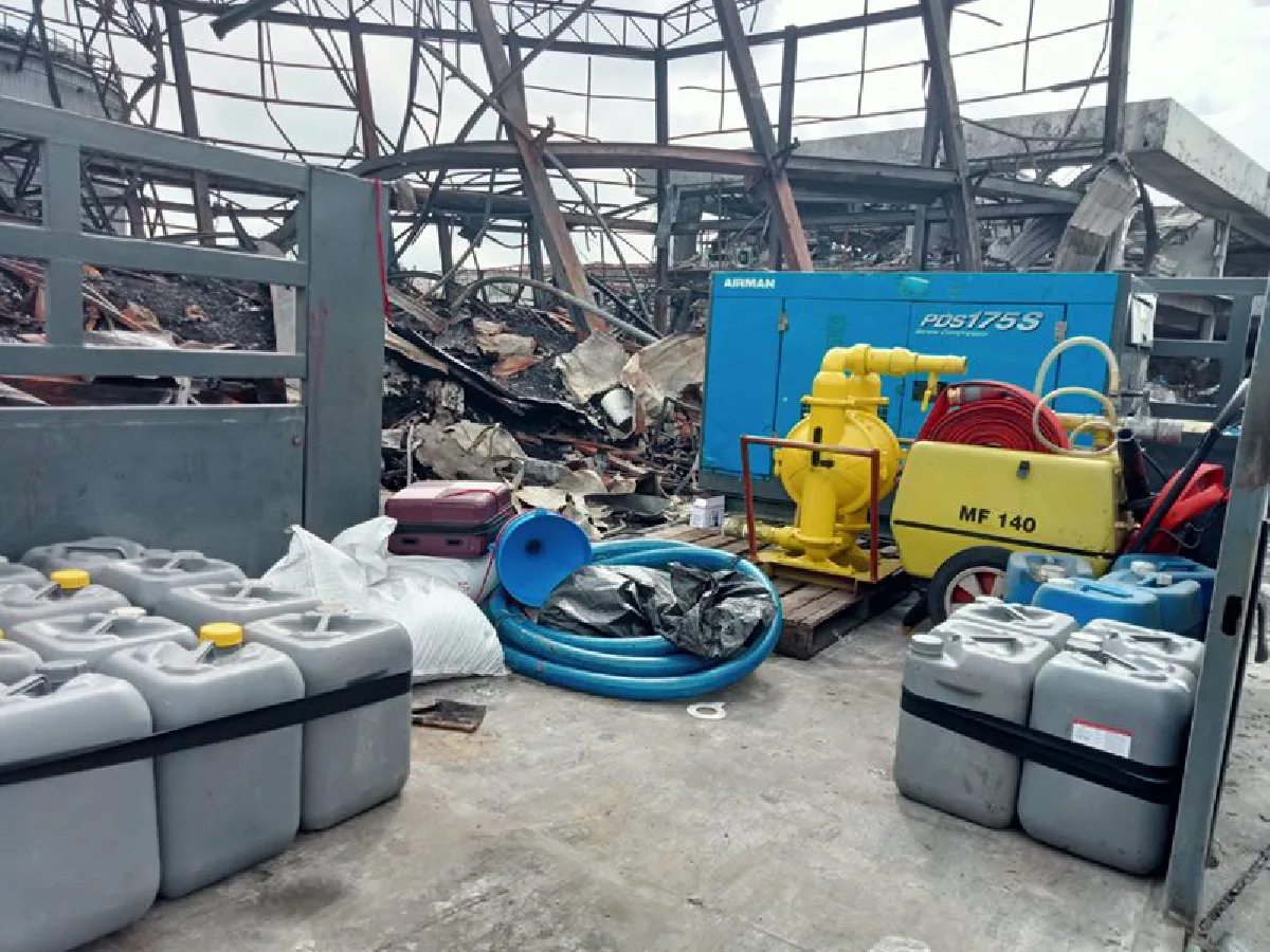 ‘สุริยะ’อัพเดทขนย้ายสารเคมีรง.หมิงตี้ยังเหลือ 1 พันตัน คาดเสร็จ 17 ก.ค.นี้