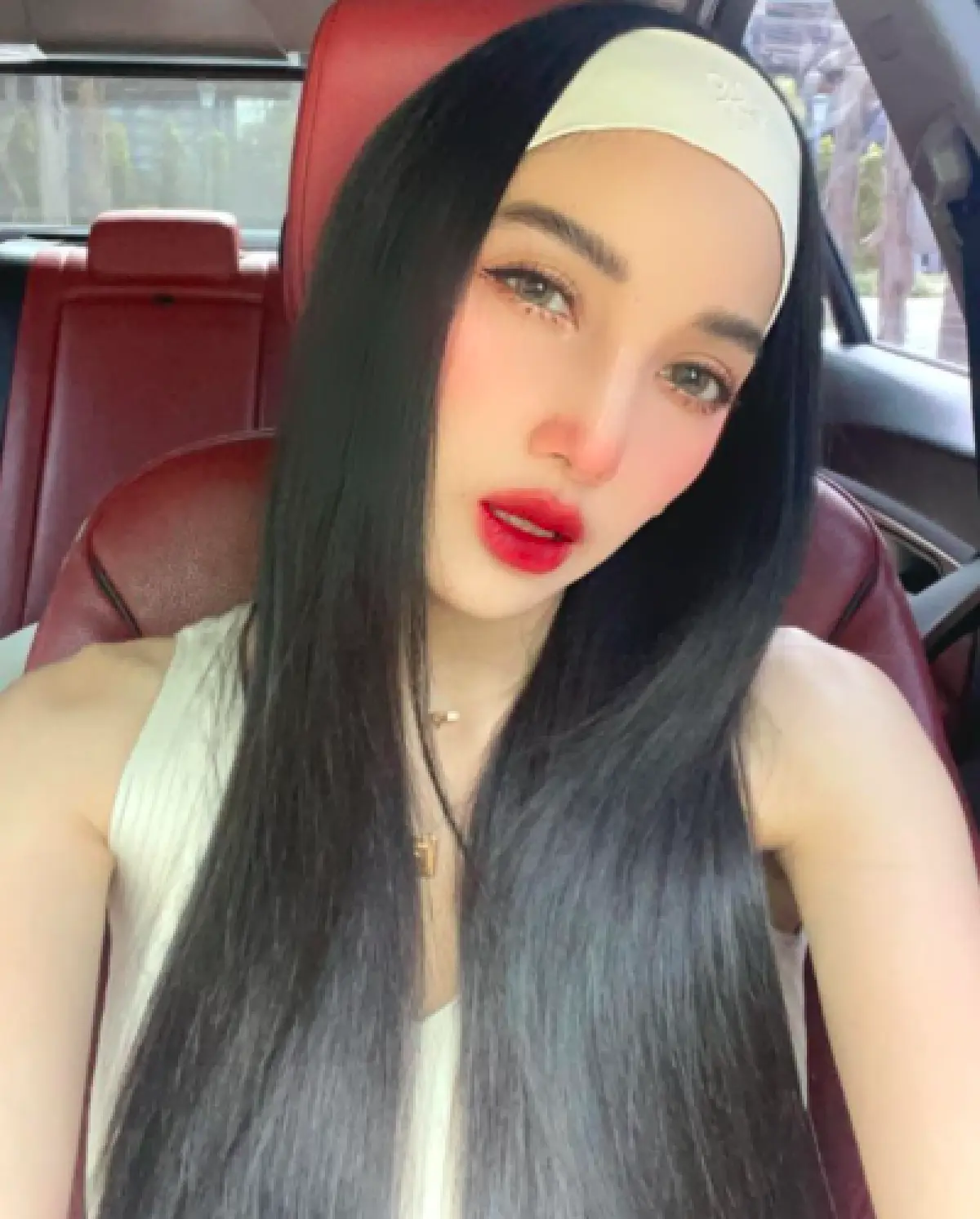 "แพท ณปภา" อายุครบ 35 ปี ถอยรถหรูป้ายแดงเป็นของขวัญวันเกิดให้ตัวเอง 