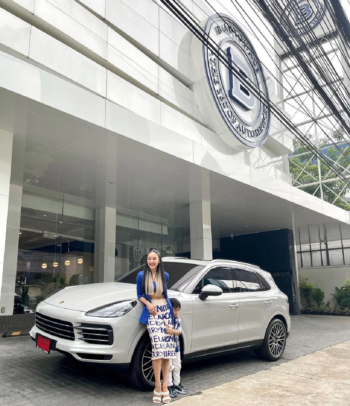 "แพท ณปภา" อายุครบ 35 ปี ถอยรถหรูป้ายแดงเป็นของขวัญวันเกิดให้ตัวเอง 